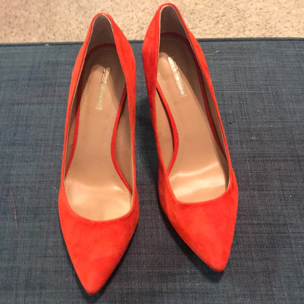 BCBG generation suede heels levonne